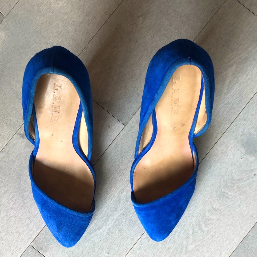 Blue suede L.A.M.B Meredith pumps